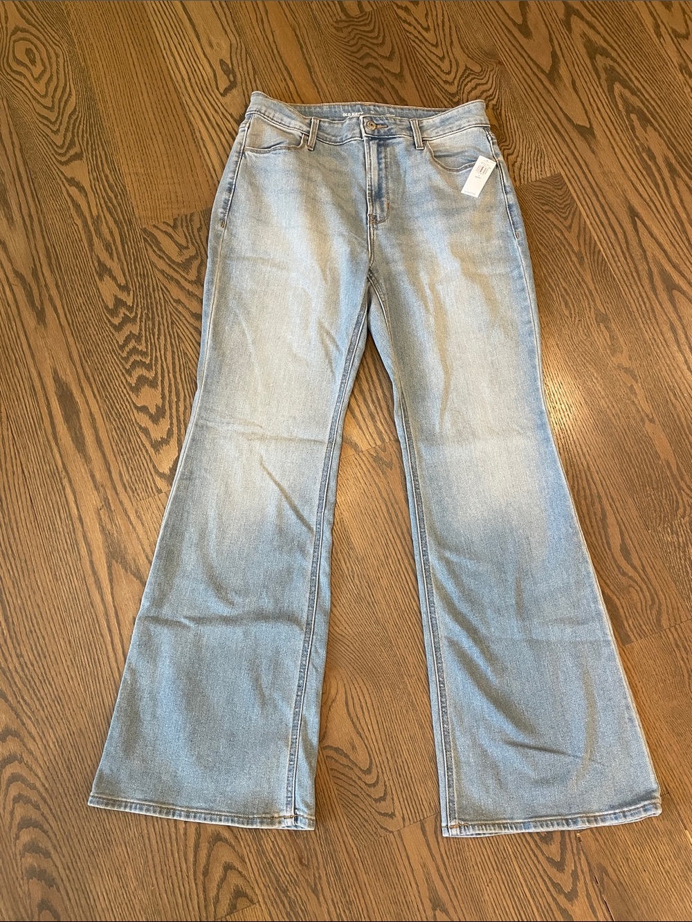 NWT Old Navy Light Wash Women's Flared Jeans, Size 10 Short